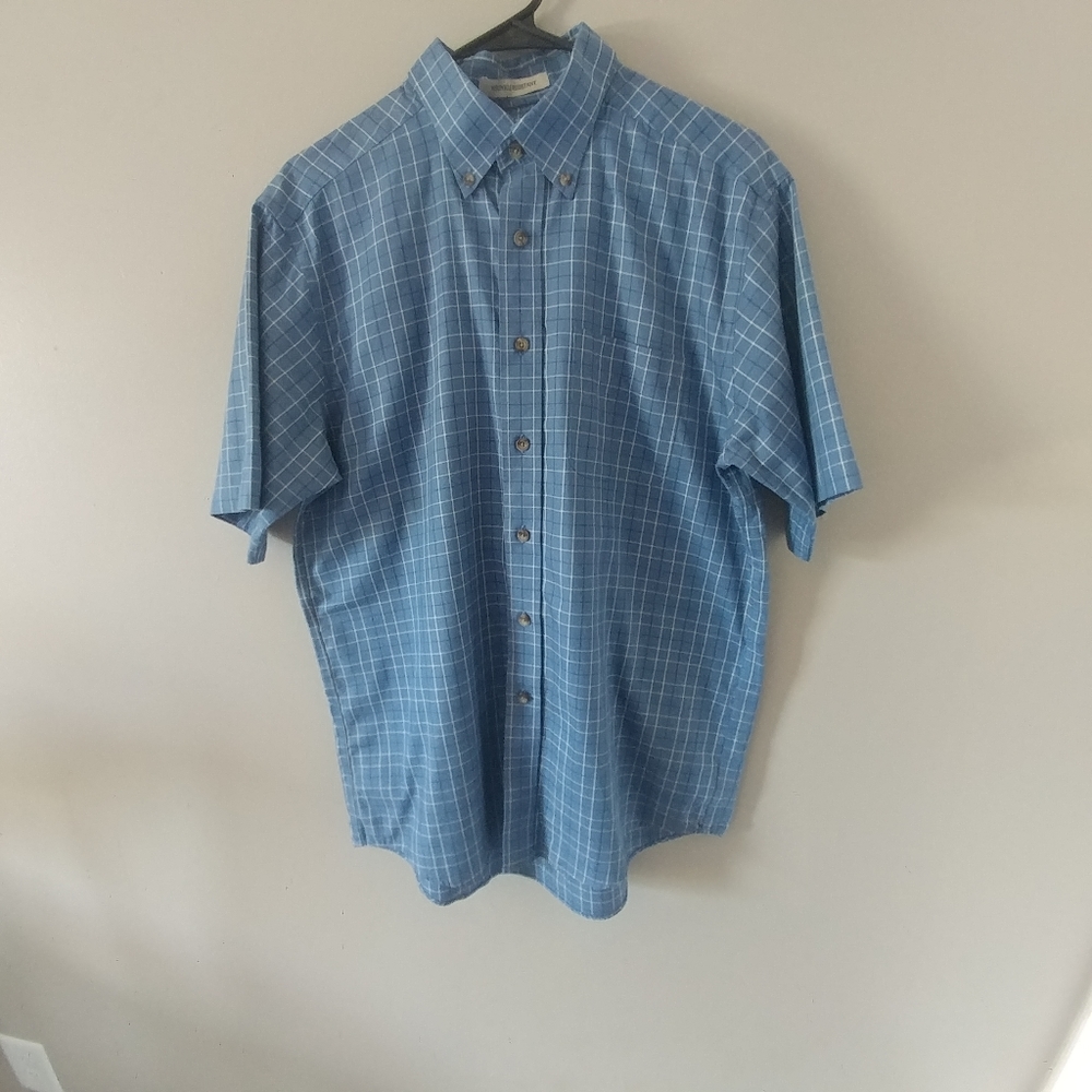 Collar short sleeve button up wrinkle resistant